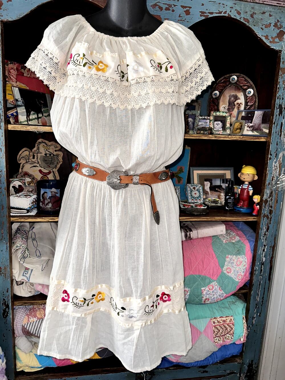 VINTAGE EMBROIDERED RUFFLED GAUZE PEASANT DRESS W/ LACE & RIBBON TRIM